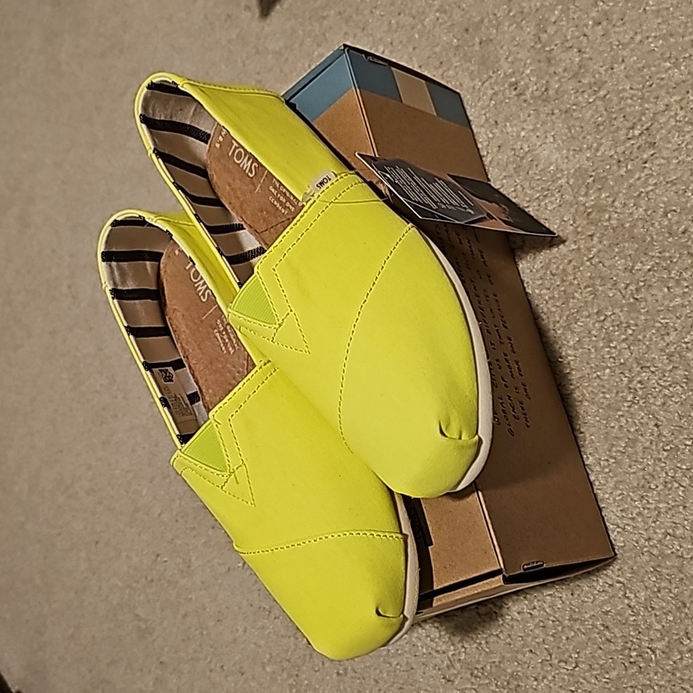 Toms Women Classic Neon Yellow Canvas